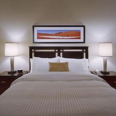 The Louisa Apartments Portland Room photo